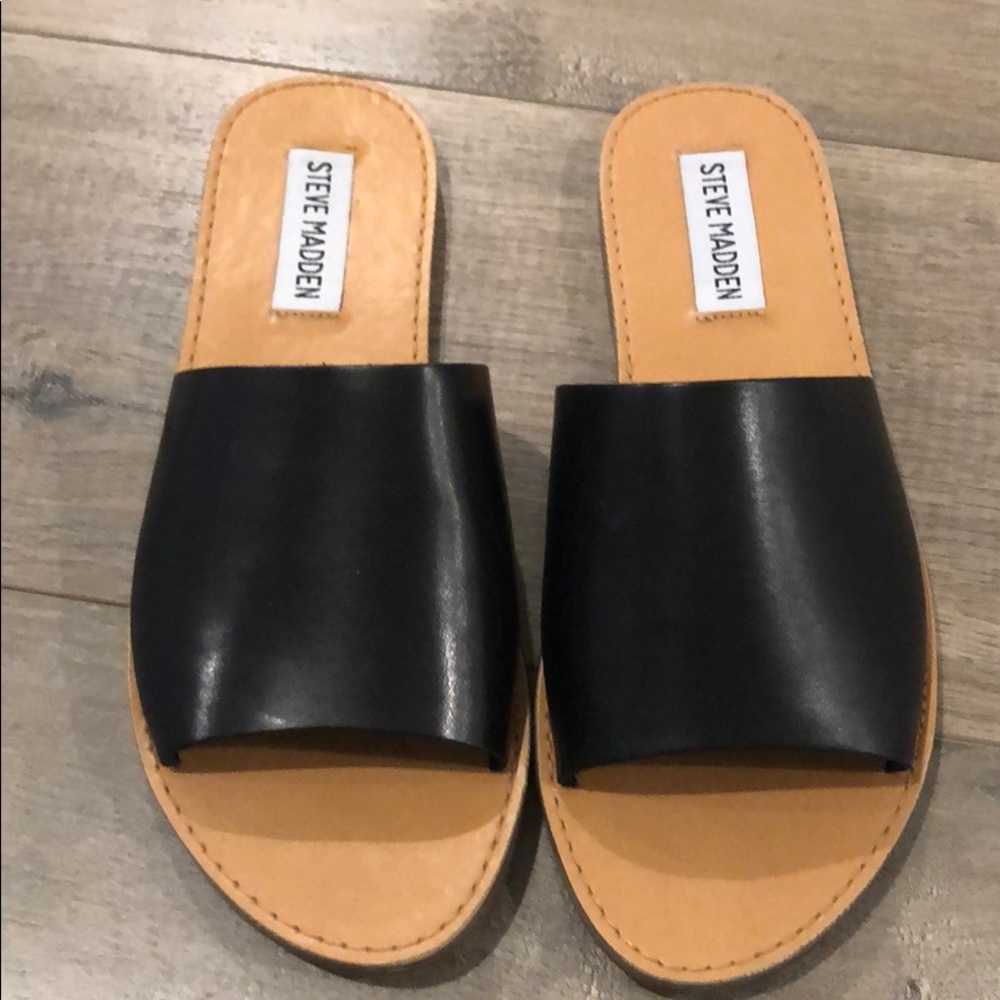 Steve Madden - Grace Black Leather Sandal